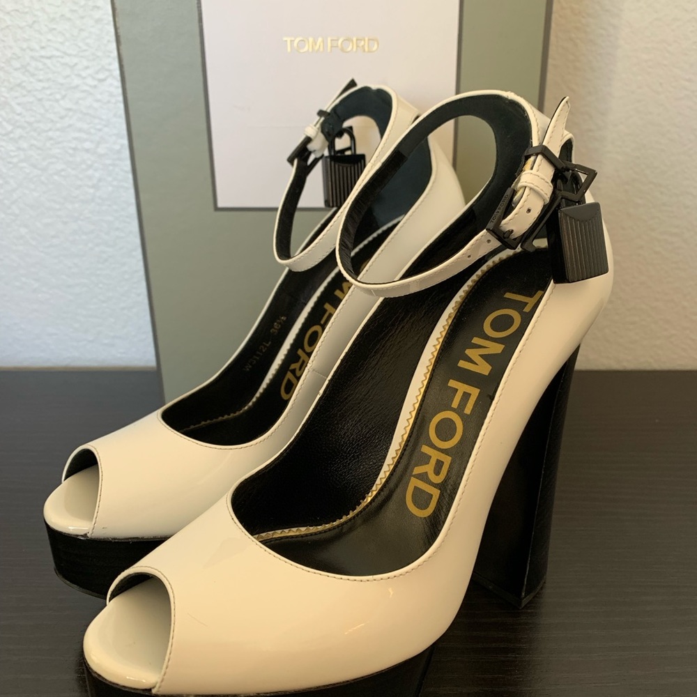TOM FORD WHITE LEATHER BLACK PLATFORM ANKLE STRAP OPEN TOE LOCK HEELS 6.5 $2,150